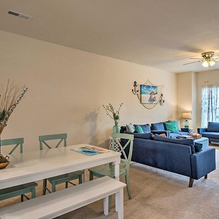 Modern Coastal Condo With Patio 1 Mi To Beaches! كارولينا بيتش المظهر الخارجي الصورة