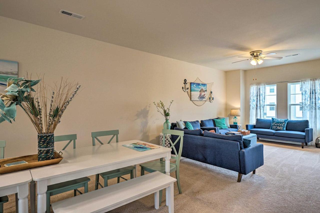 Modern Coastal Condo With Patio 1 Mi To Beaches! كارولينا بيتش المظهر الخارجي الصورة