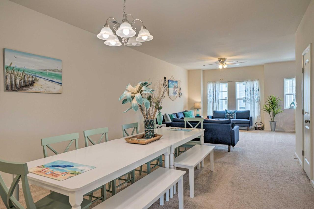 Modern Coastal Condo With Patio 1 Mi To Beaches! كارولينا بيتش المظهر الخارجي الصورة
